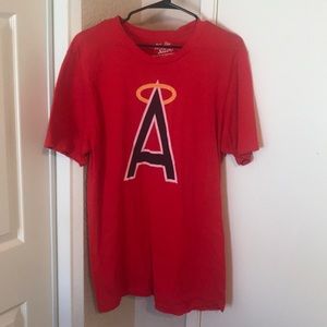 MLB Angeles vintage style tee. Size L. NEVER WORN